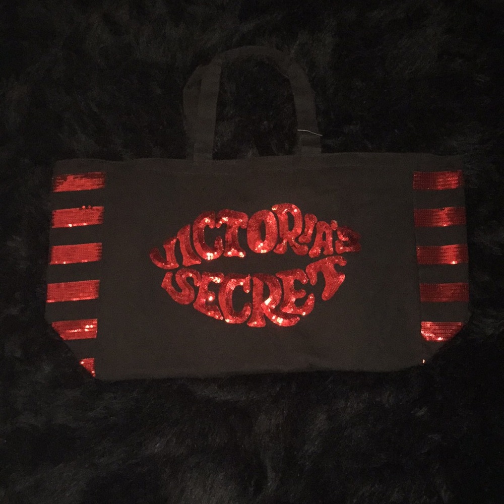 BRAND NEW Victoria Secret tote!